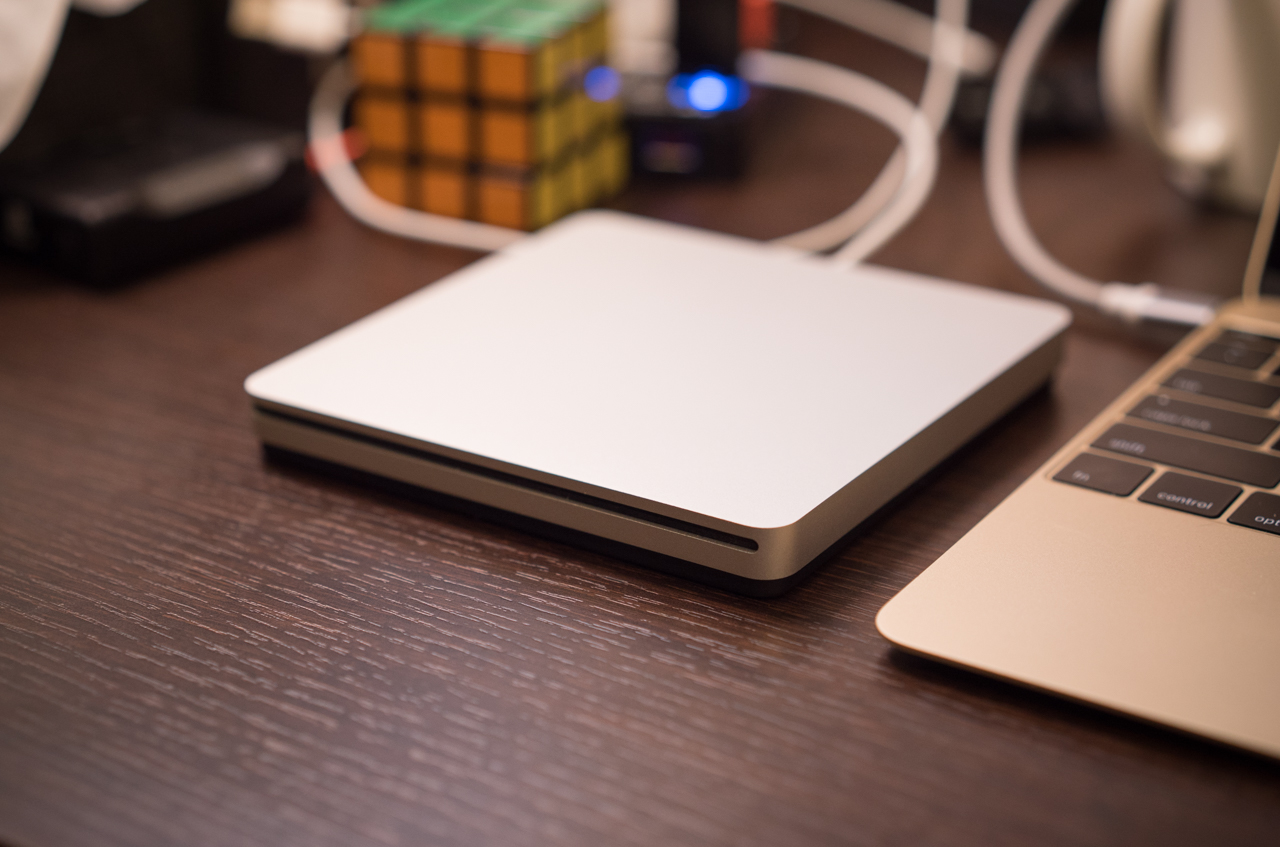 MacBook Air本体とUSB SuperDrive Apple USB SuperDrive MD564ZM開封その2 - YouTube